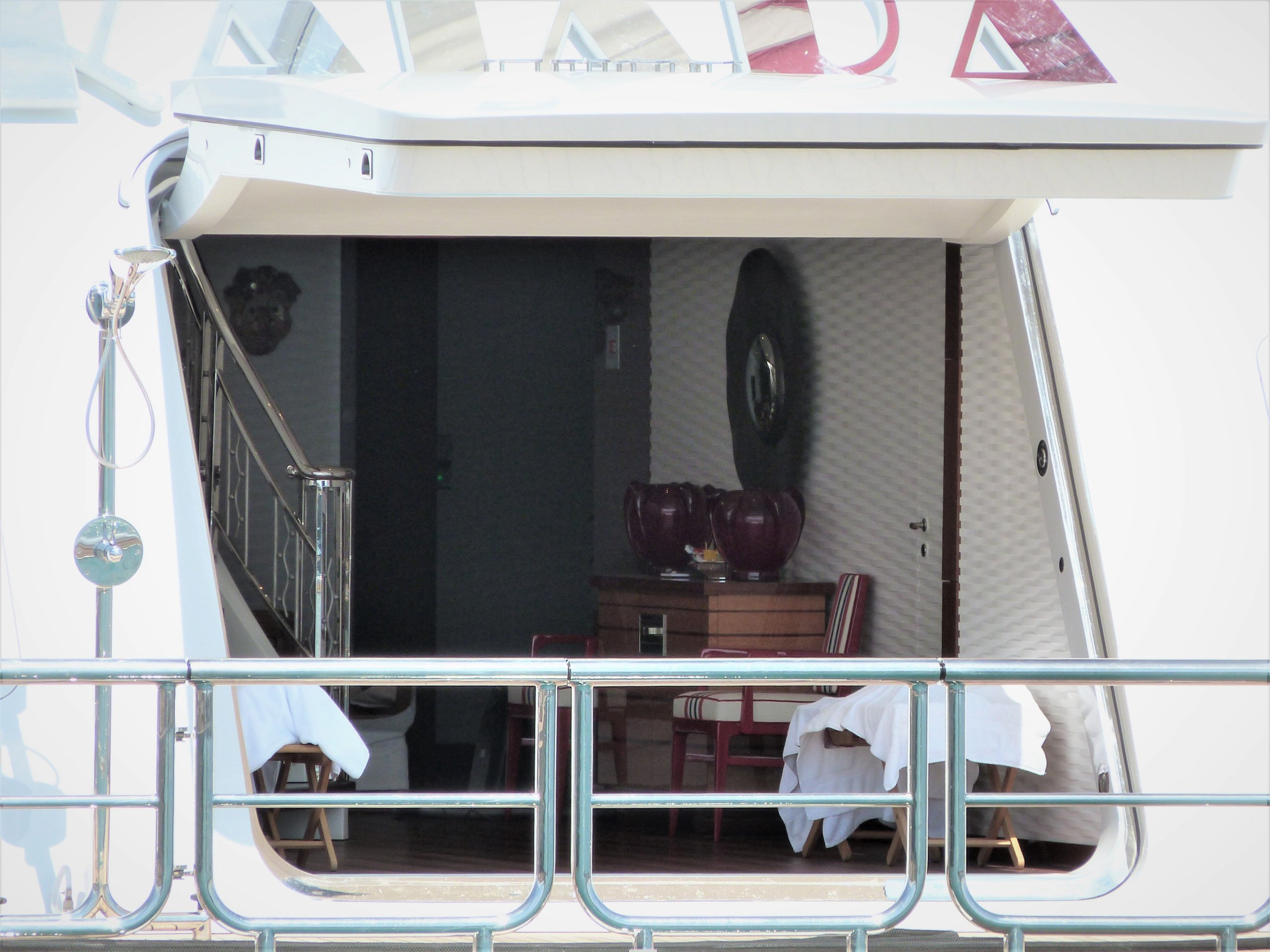 Interior do iate Lurssen Katara