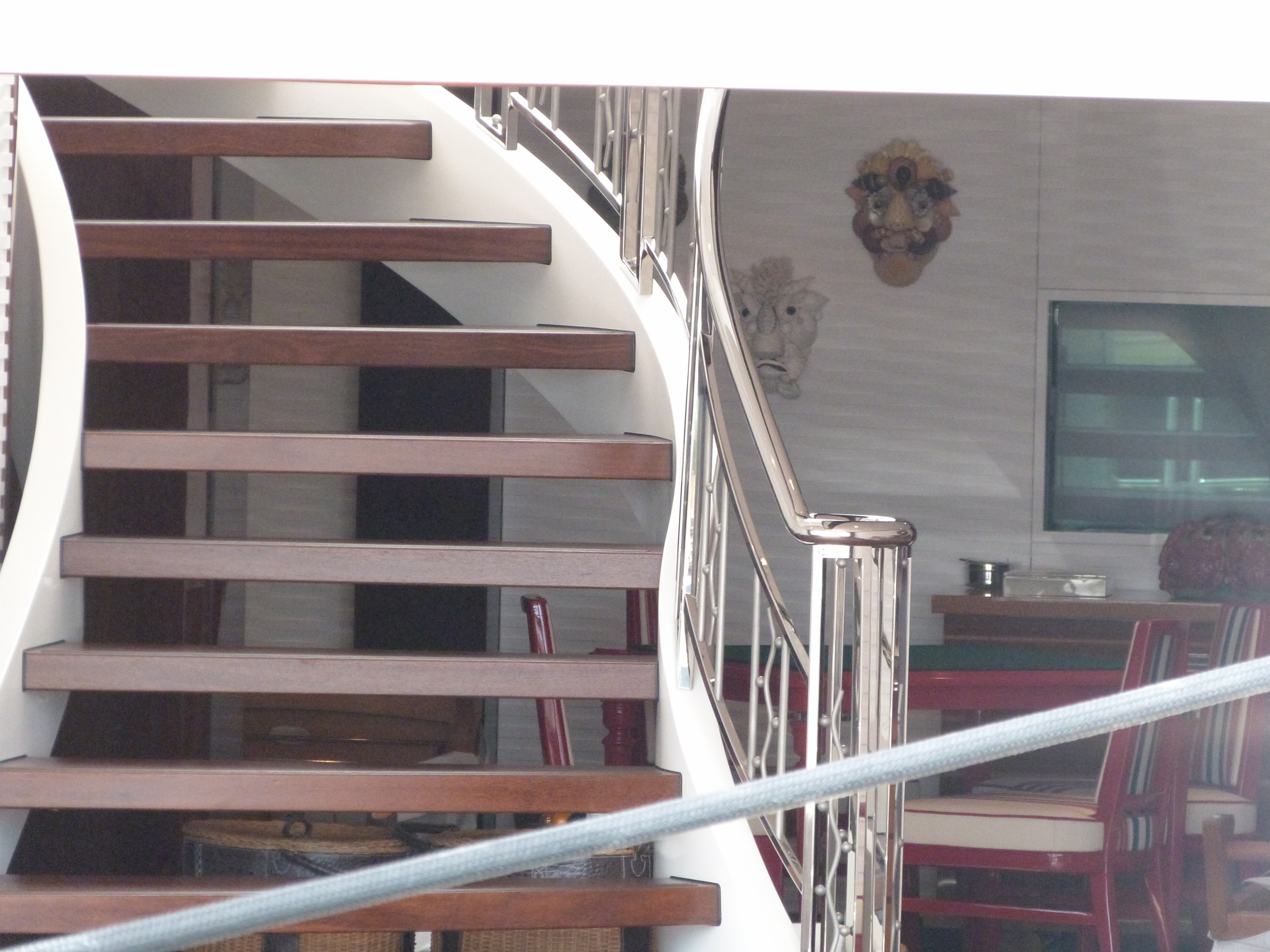 Interior do iate Lurssen Katara