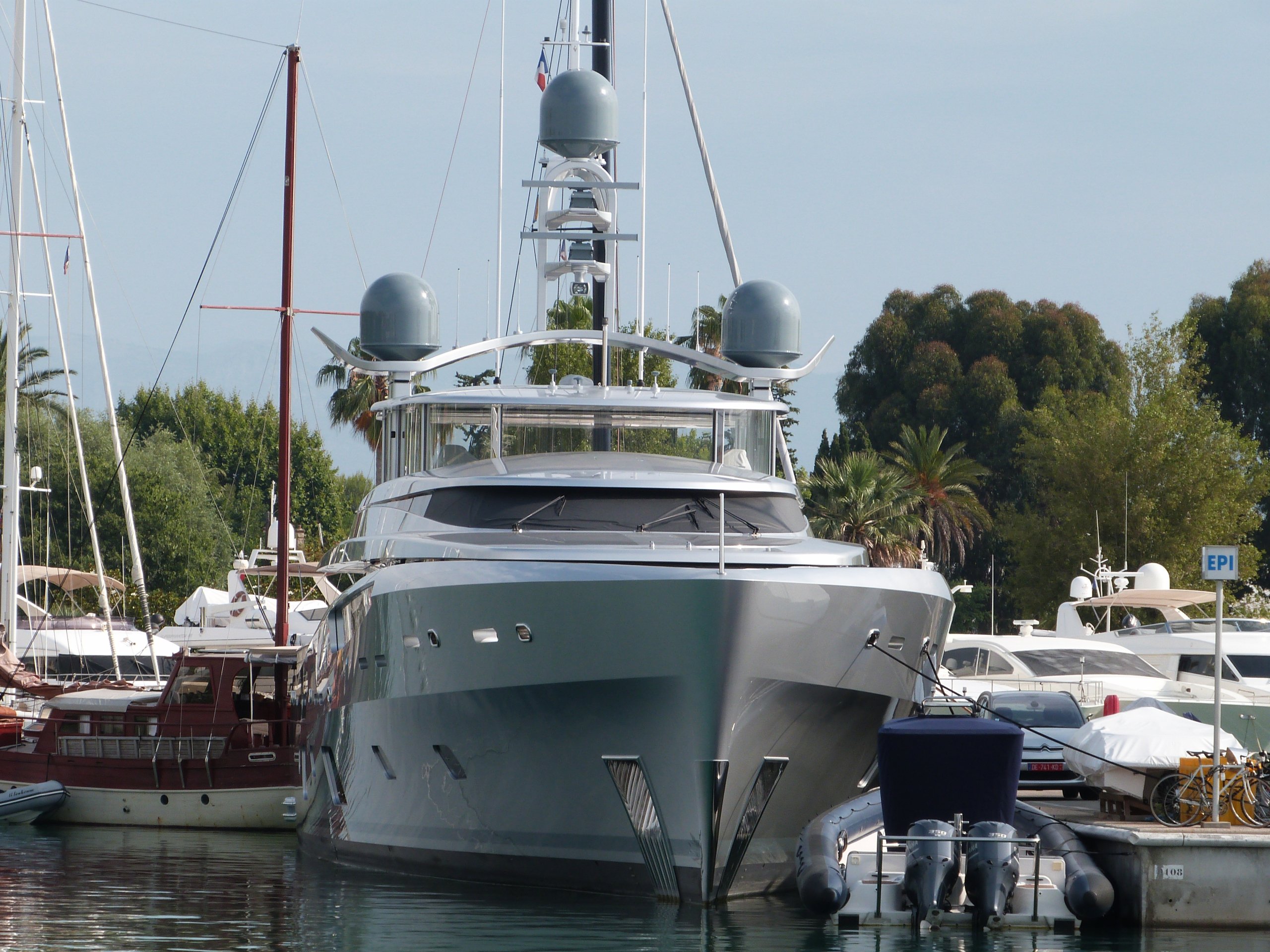 LADY MAY yat - Feadship - 2014 - sahibi Guo Wengui