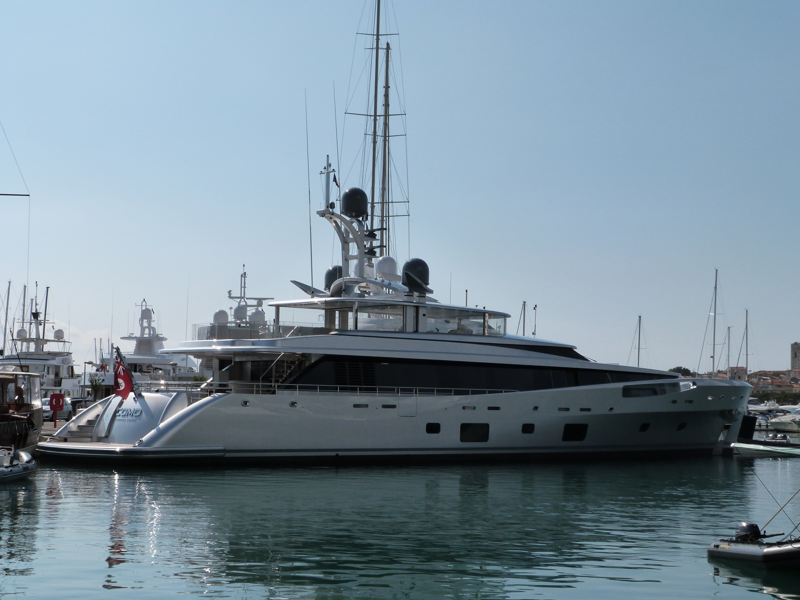 LADY MAY yat - Feadship - 2014 - sahibi Guo Wengui