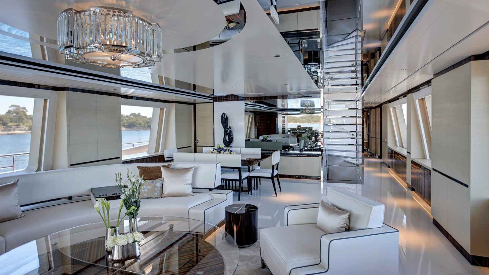 intérieur du yacht Lady May