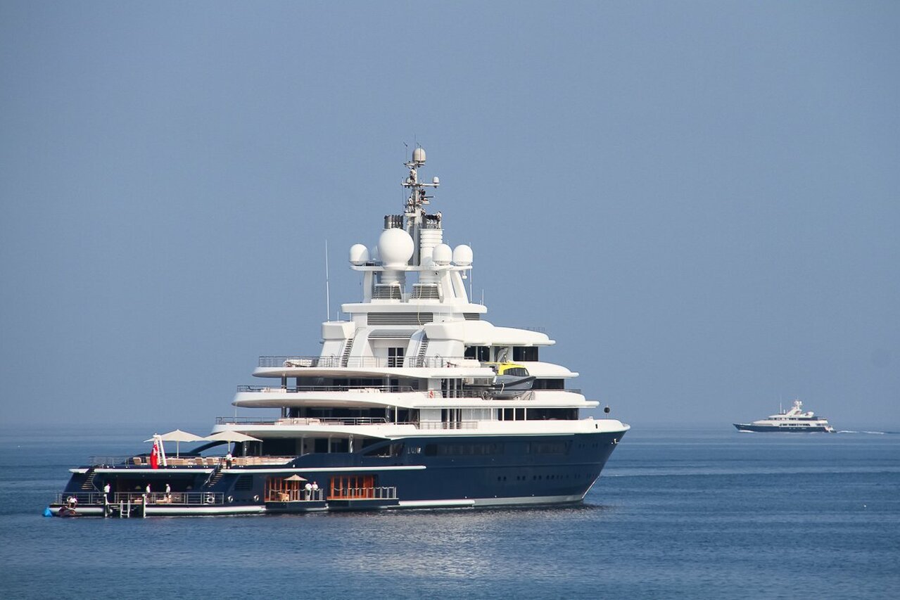Yacht Luna – 115m – Lloyd Werft - Farkhad Akhmedov
