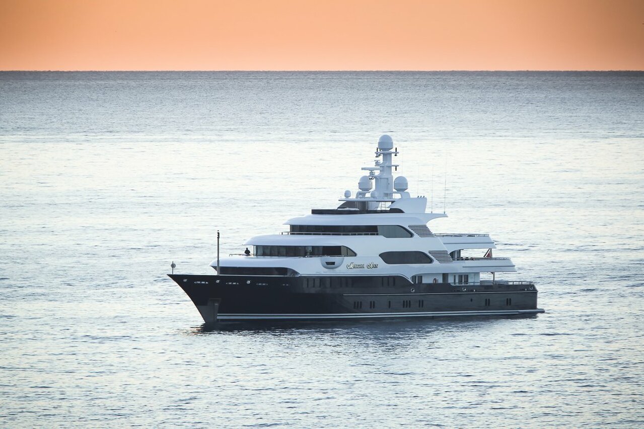 HORIZONS III Yacht • Lurssen • 2008 • Owner John Tyson