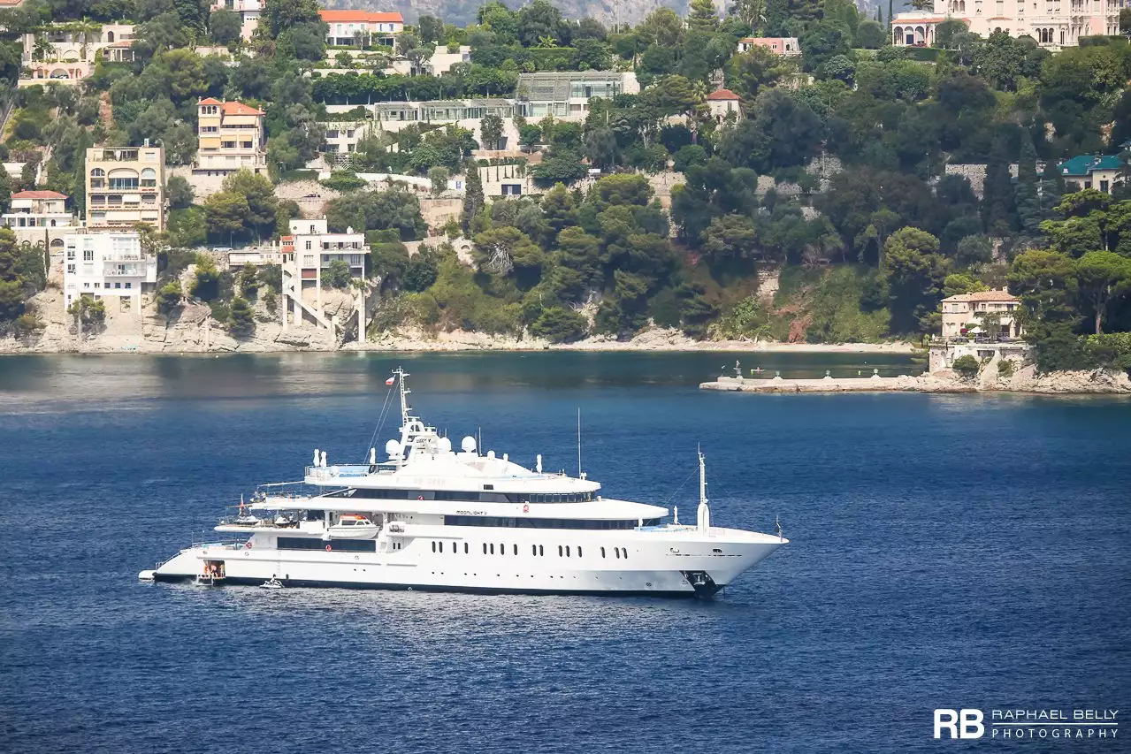 MOONLIGHT II Yacht • Neorion Syros Shipyards • 2006 • Proprietario Sheikh Sultan bin Khalifa al Nahyan