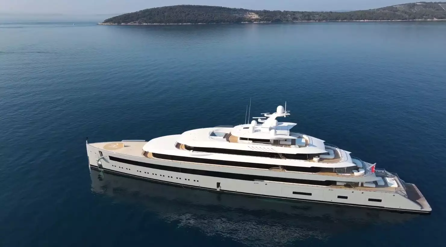 MOONRISE Yacht • Feadship • 2020 • Propriétaire Jan Koum