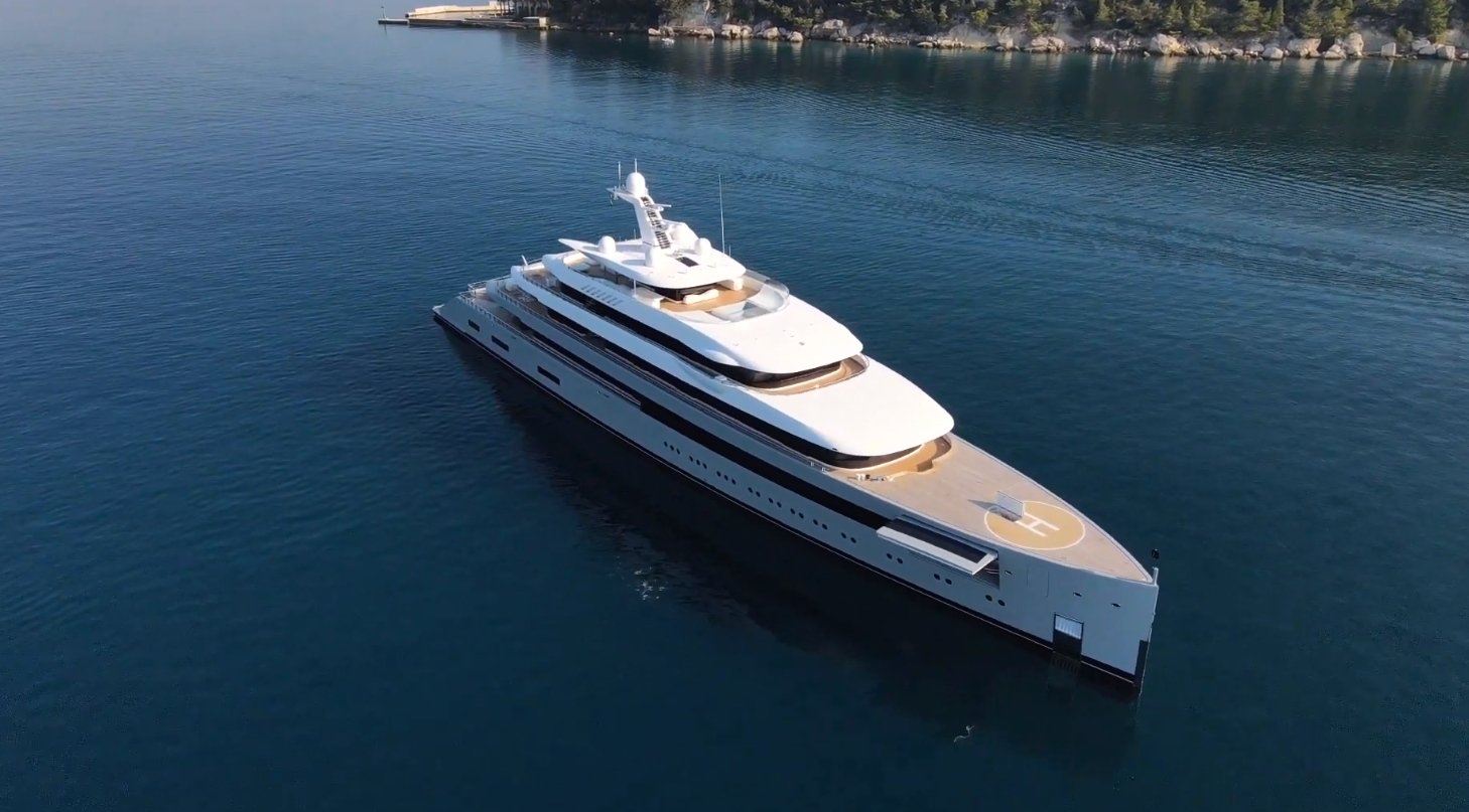 MOONRISE Yacht • Feadship • 2020 • Propriétaire Jan Koum