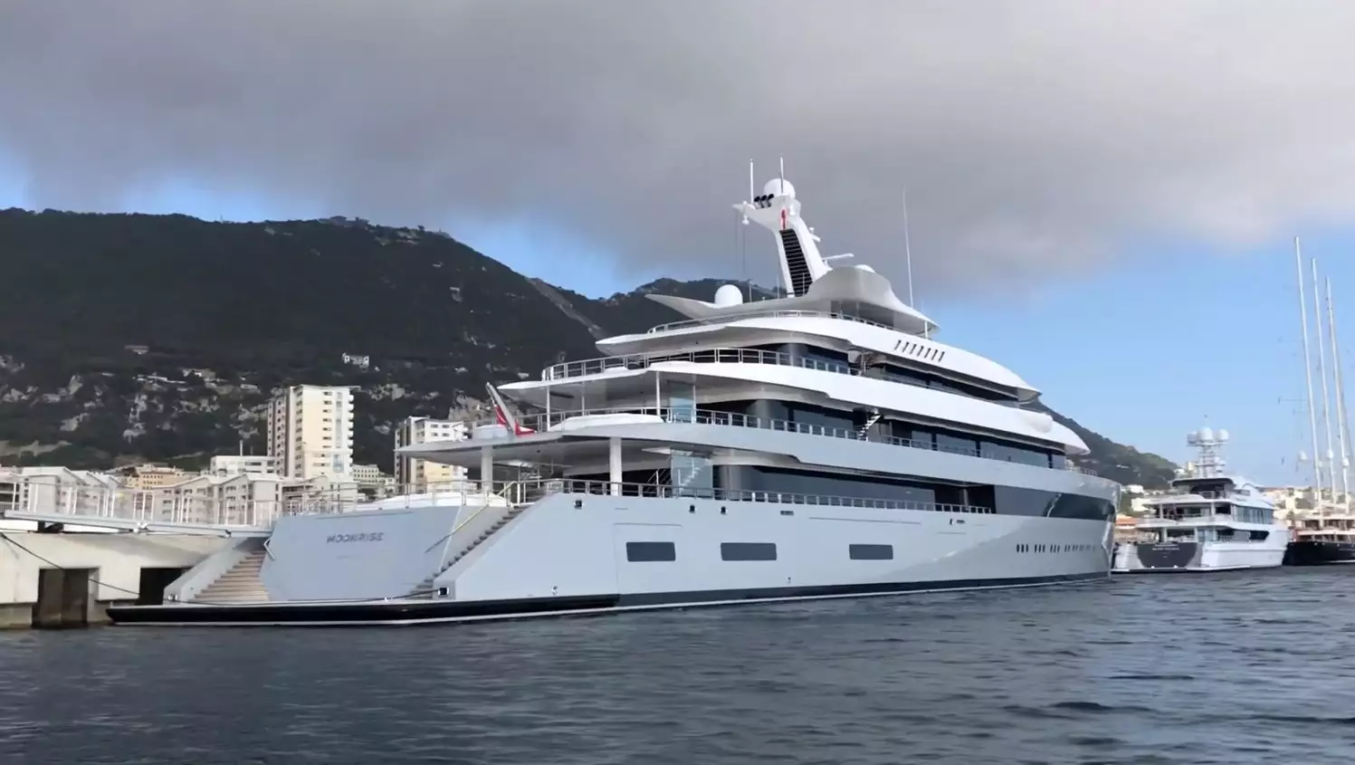 MOONRISE Yacht • Feadship • 2020 • Proprietario Jan Koum