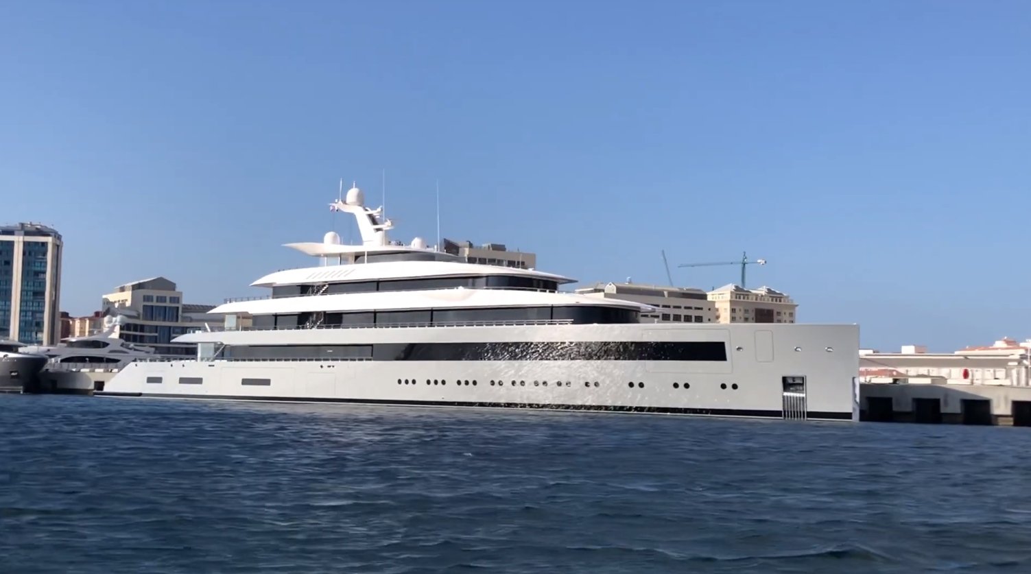 MOONRISE Yacht • Feadship • 2020 • Propriétaire Jan Koum