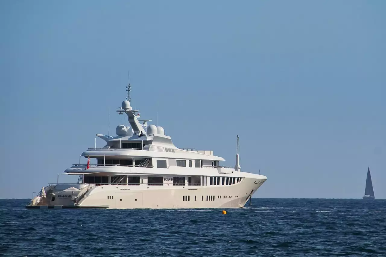 yacht Plan B – 73m – Chantier Naval Abu Dhabi Mar (ADM) - Patock Chodiev