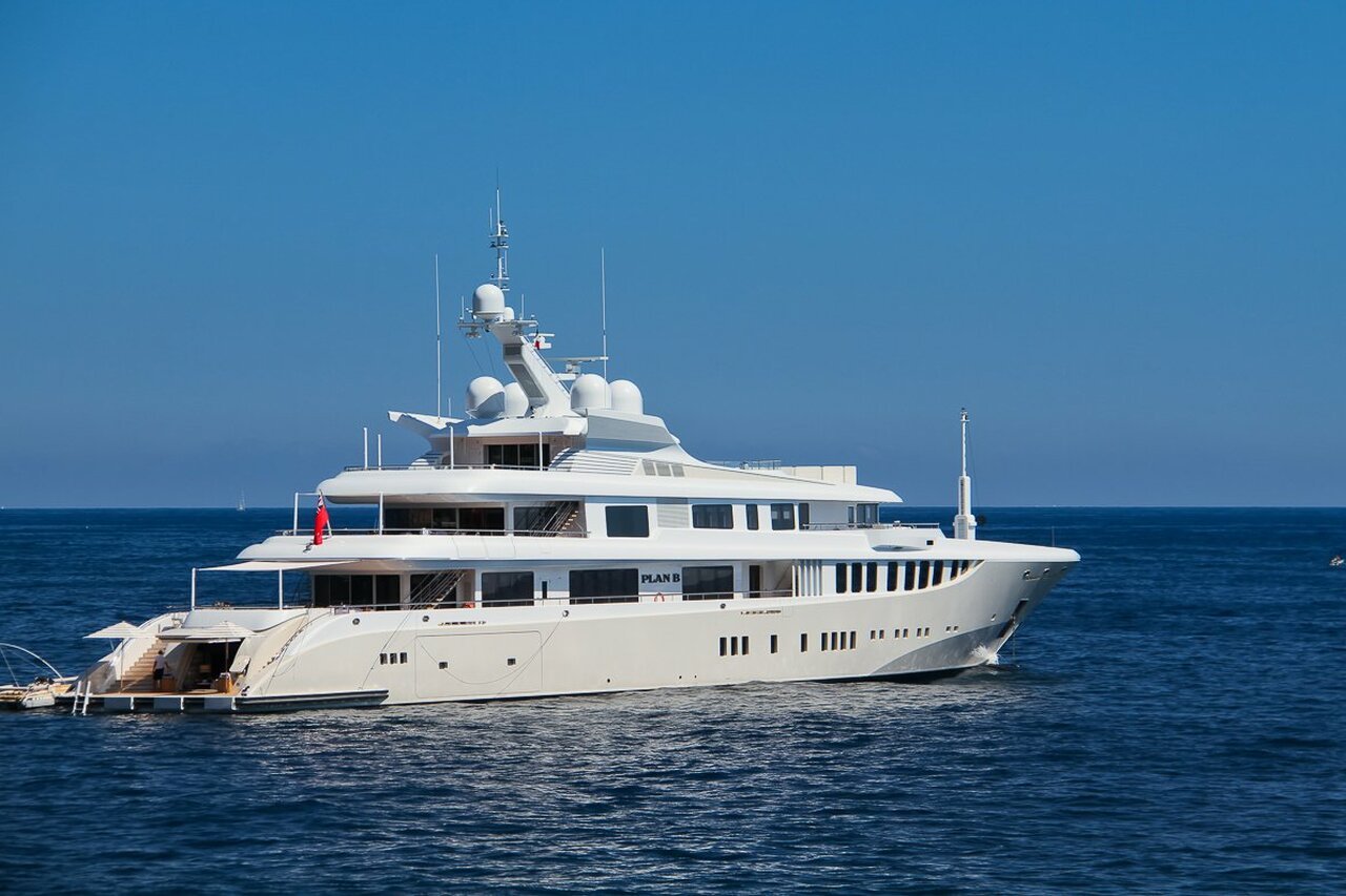 Plan B Yacht • Abu Dhabi Mar • 2012 • For Sale & For Charter