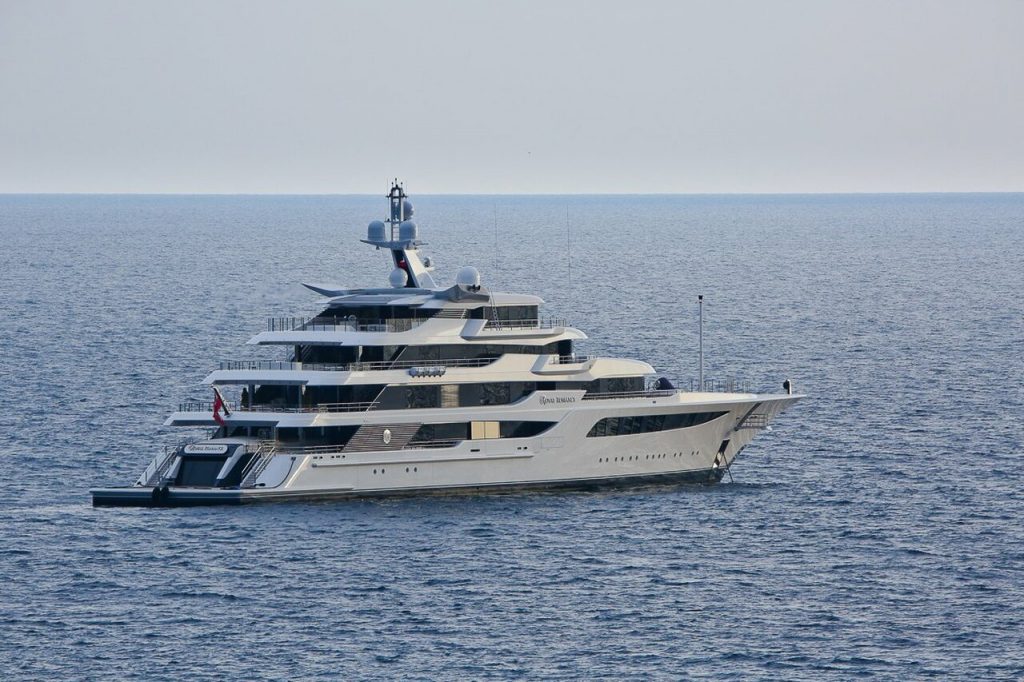 yacht Royal Romance – 92m – Feadship - Viktor Medvedchuk