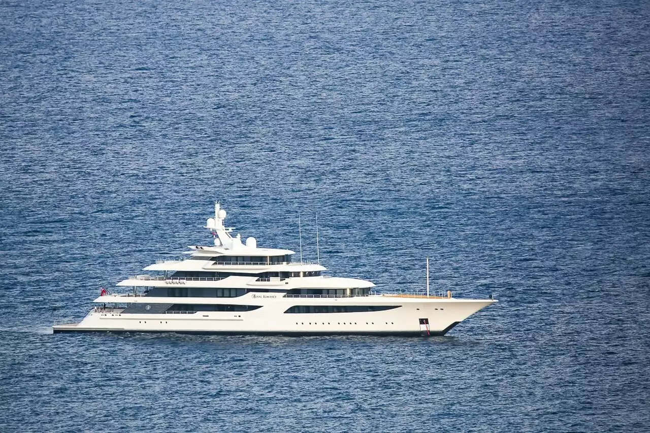yacht Royal Romance – 92m – Feadship - Viktor Medvedtchouk