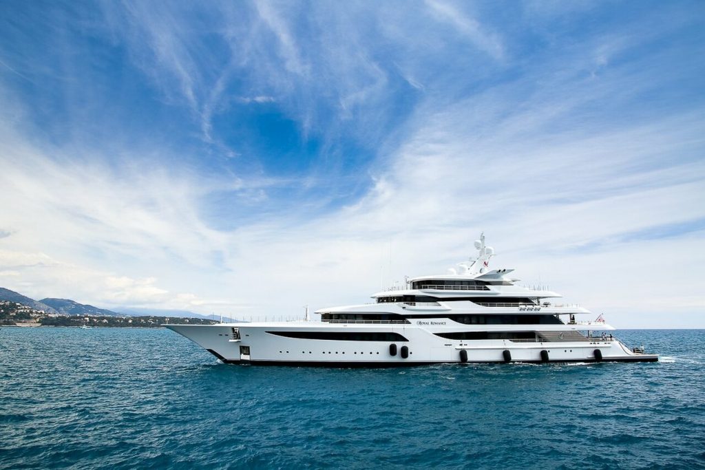 яхта Royal Romance – 92м – Feadship - Виктор Медведчук