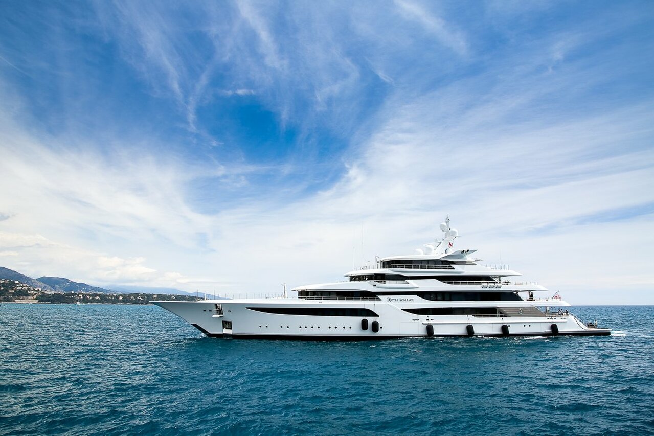 yacht Royal Romance – 92m – Feadship - Viktor Medvedtchouk