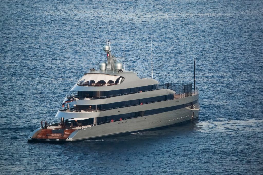 Yacht Savannah – 84m – Feadship – Lukas Lundin