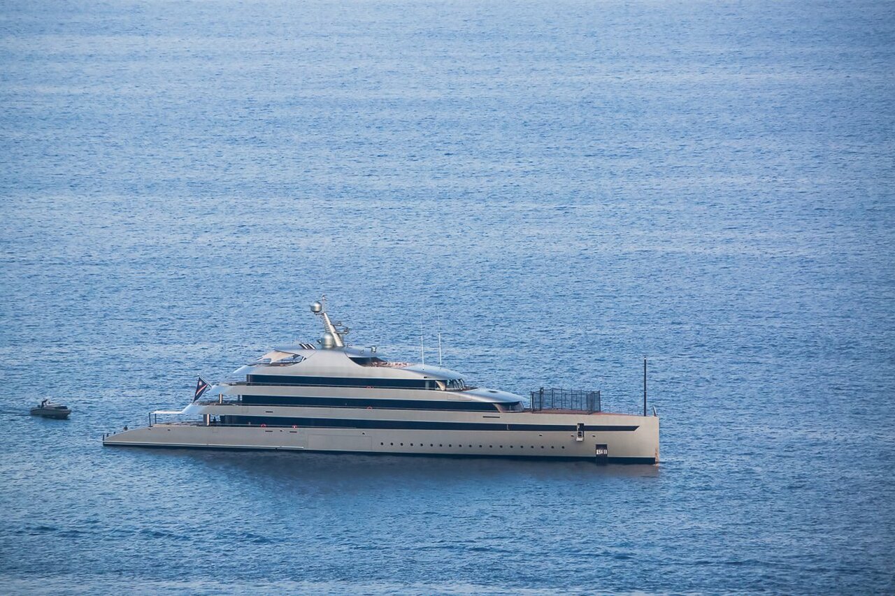 yate Savannah – 84m – Feadship - Lukas Lundin