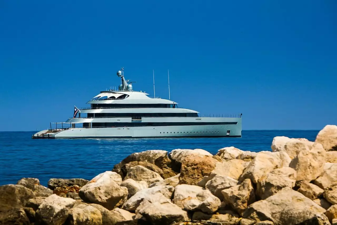 yate Savannah – 84m – Feadship - Lukas Lundin