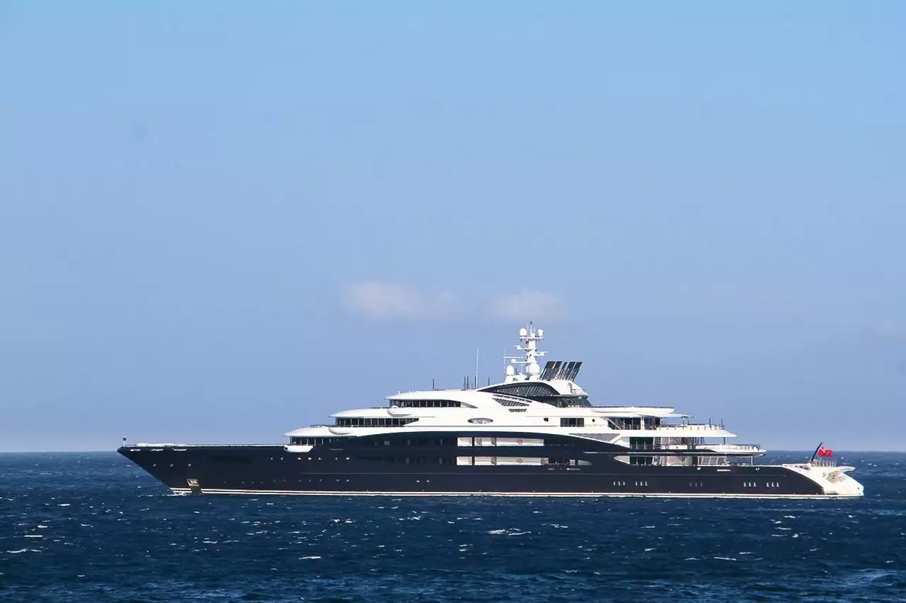 SERENE Yacht • Fincantieri • 2011 • Propriétaire Yuri Shefler