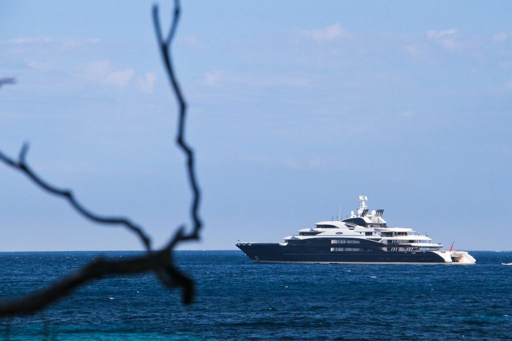 SERENE Yacht • Fincantieri • 2011 • Sahibi Yuri Shefler