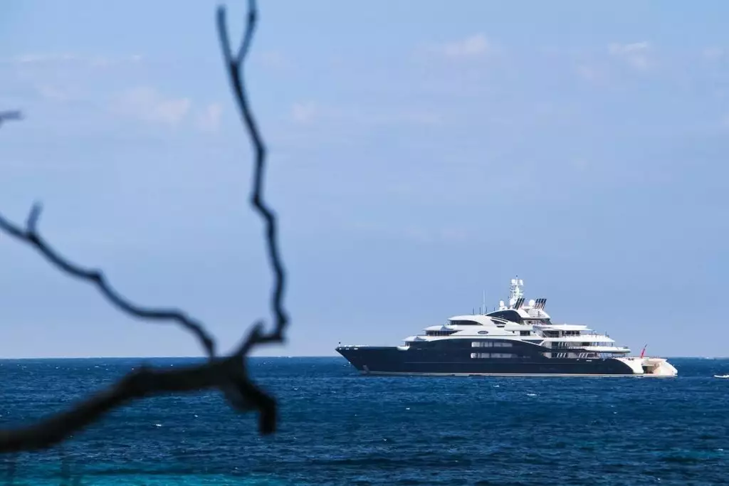 SERENE Yacht • Fincantieri • 2011 • Propriétaire Yuri Shefler