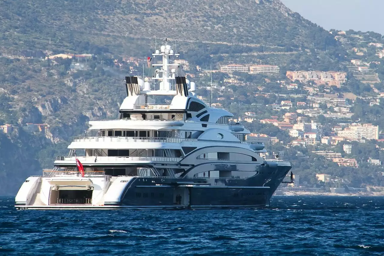 SERENE Yacht • Fincantieri • 2011 • Propriétaire Yuri Shefler