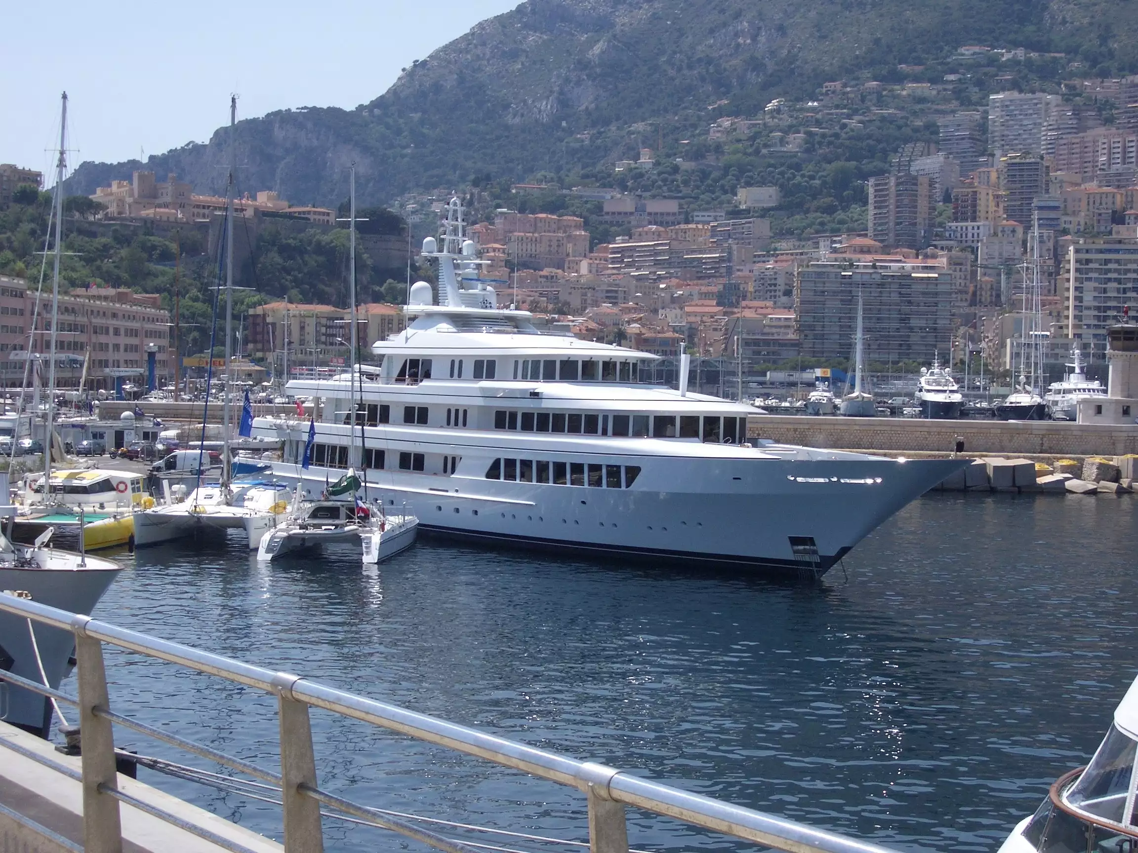 UTOPIA Jacht • Feadship • 2004 • Eigenaar Bill Miller