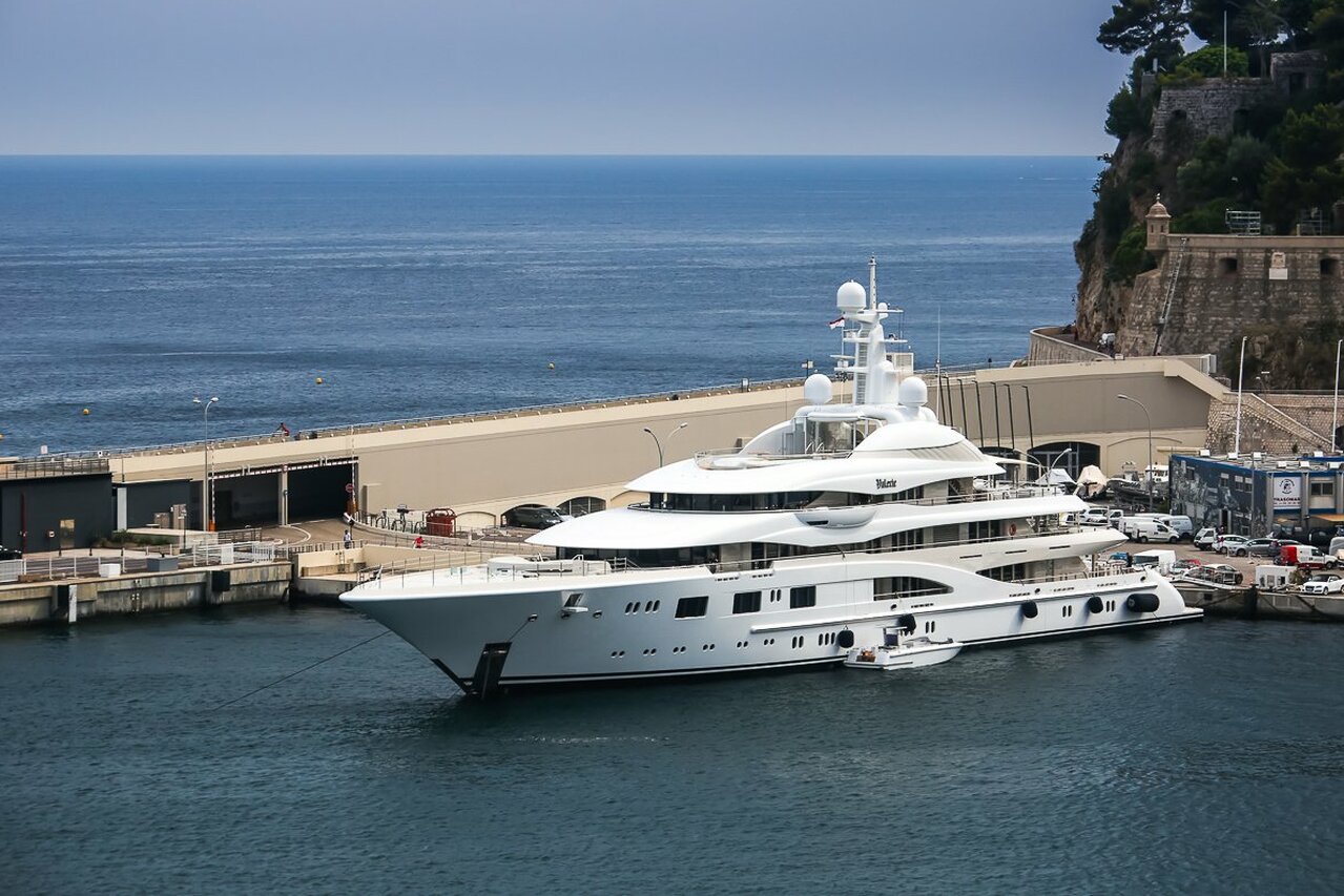 Yate VALERIE • Lurssen • 2011 • Propietario Sergey Chemezov