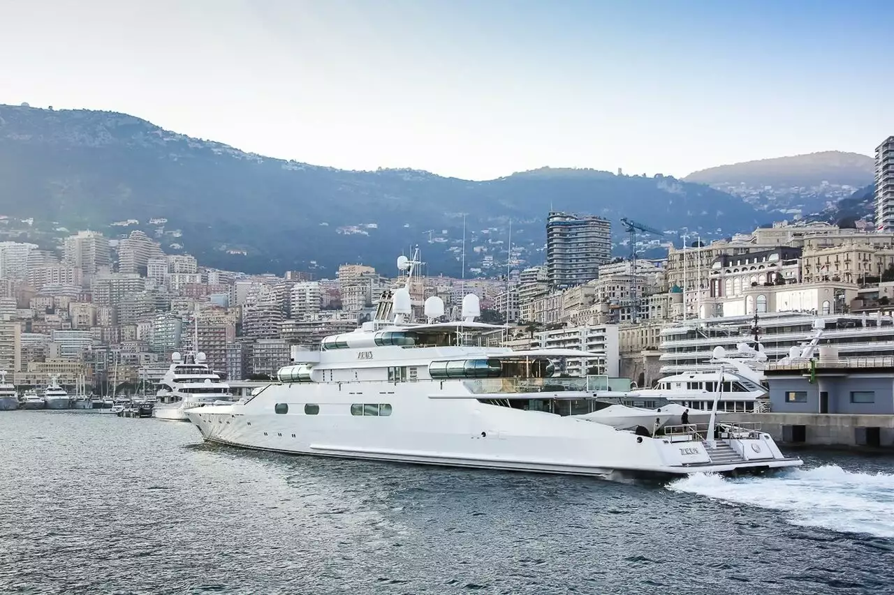 Iate Zeus – 74m – Blohm + Voss