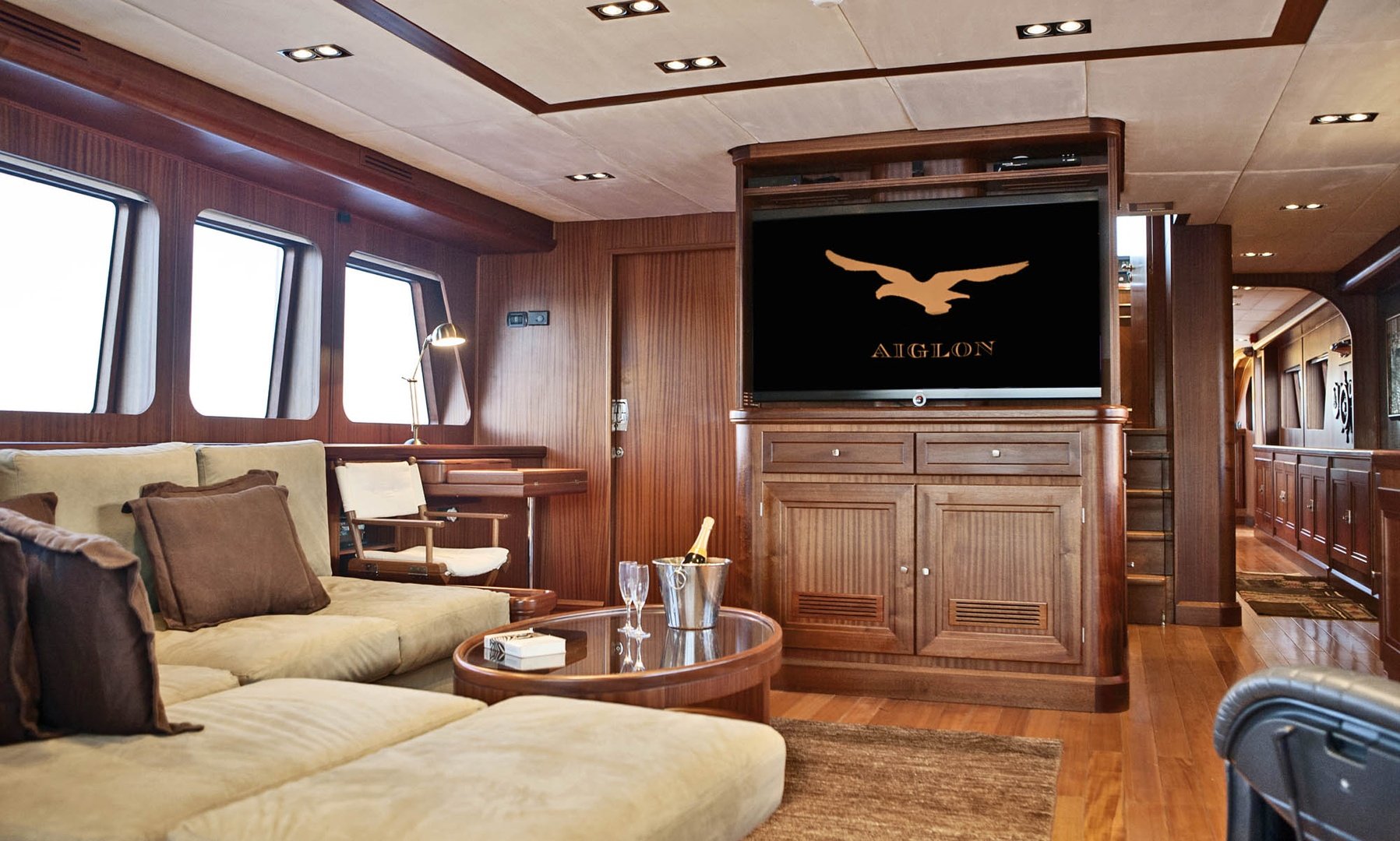 yacht Aiglon interior