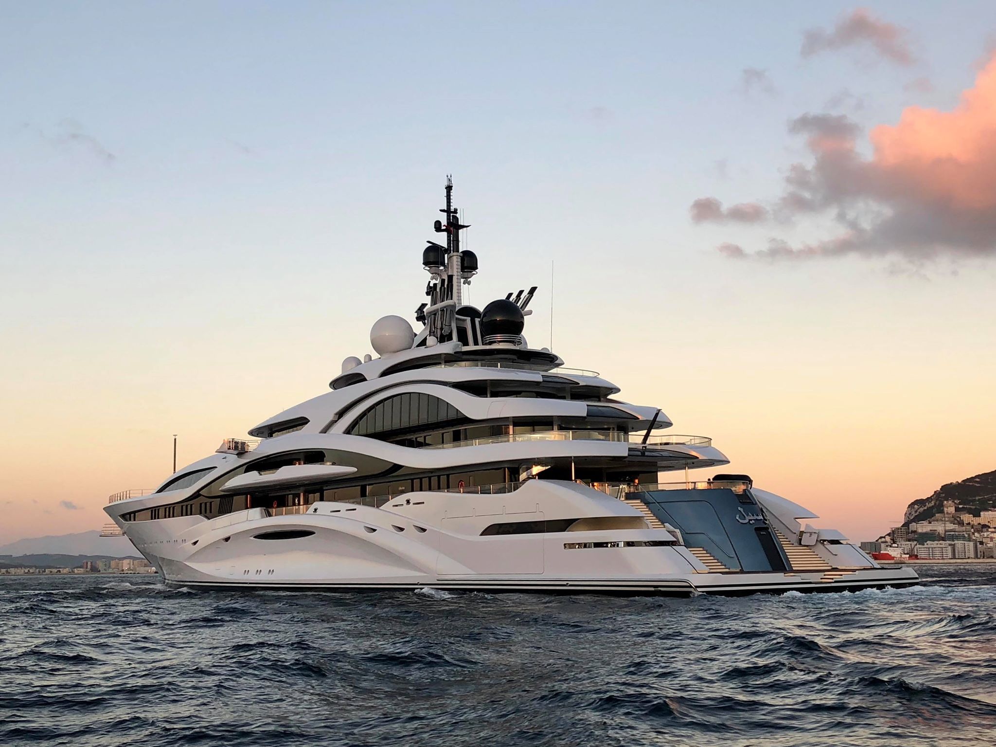 AL LUSAIL Yacht • Lurssen • 2017 • Propriétaire Emir du Qatar