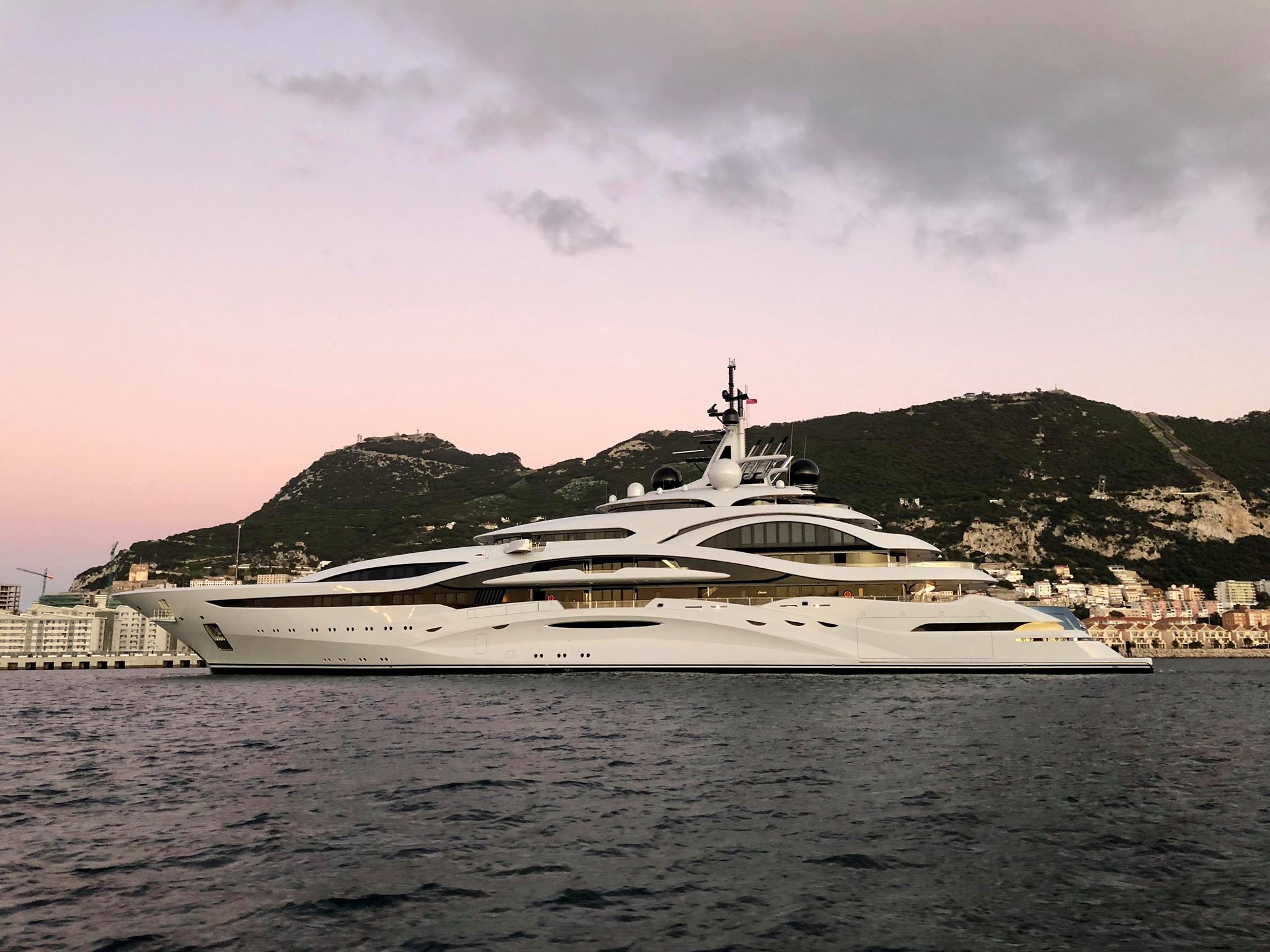 Al Lusail yate - Lurssen - 2017 - Emir de Qatar