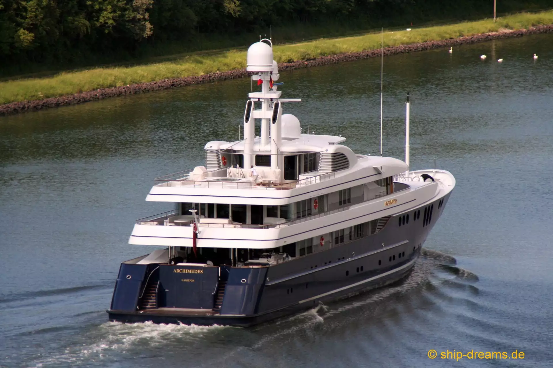 Feadship yatı Arşimed