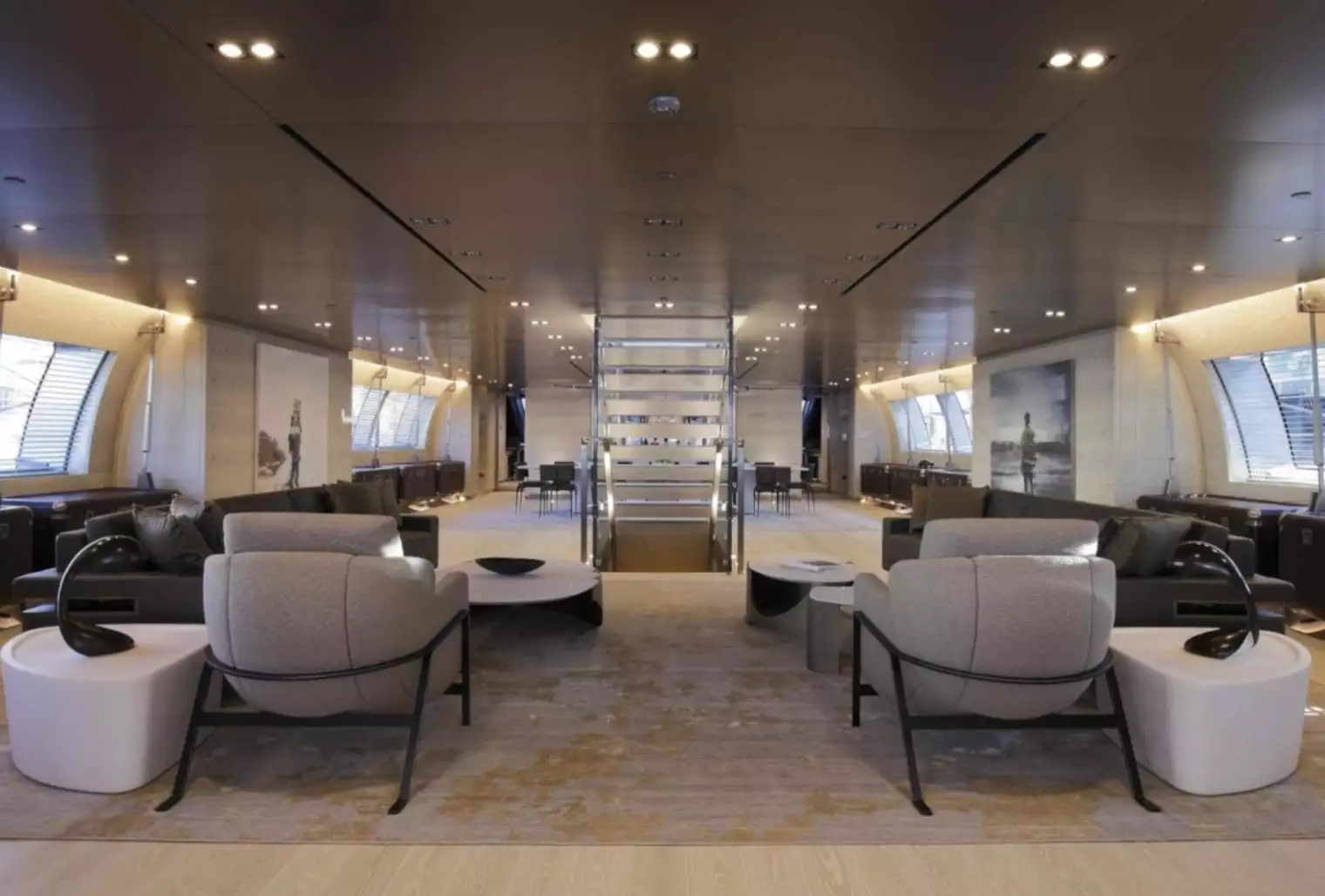 interno dell'yacht Badis