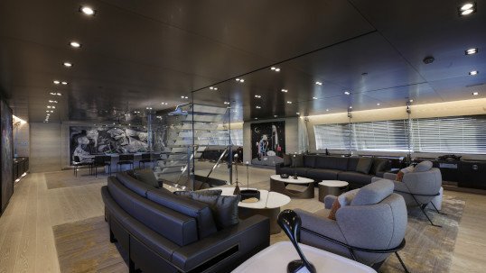 yacht Badis interior