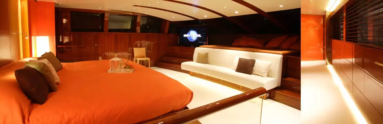 interno della libellula dell'yacht
