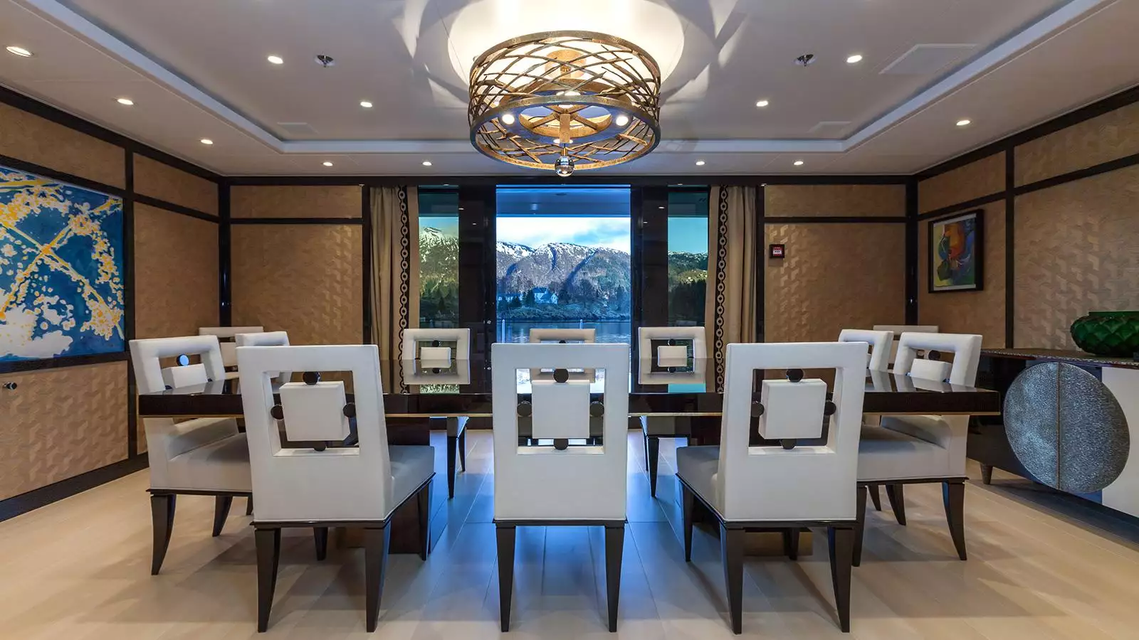 Interior do EVENTO do iate Amels