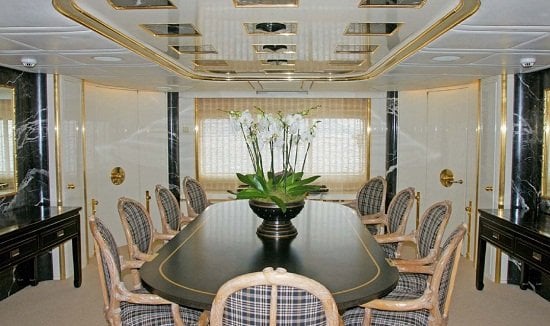 yacht Falcon Lair interior (White Cloud – New Horizon L)