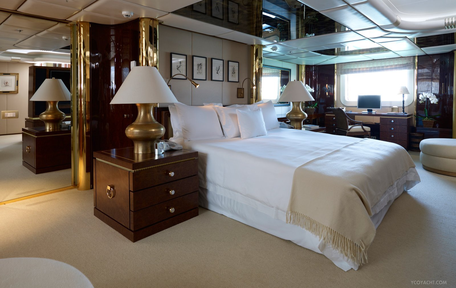 yacht Falcon Lair intérieur (White Cloud - New Horizon L)