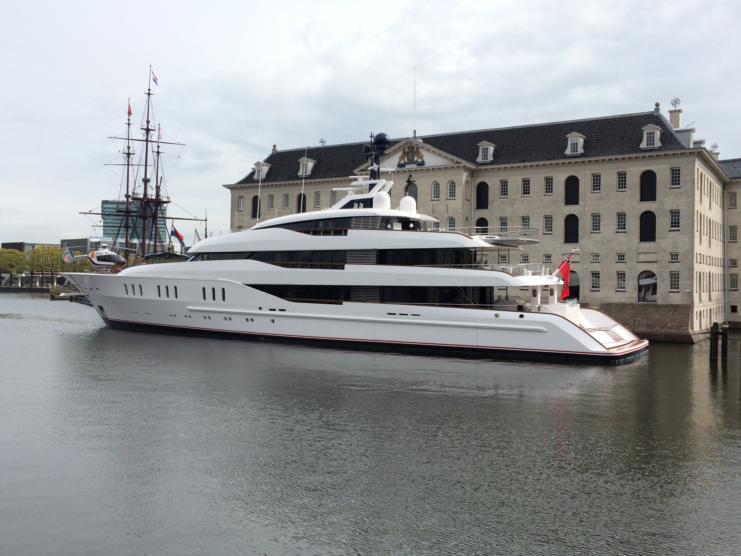 Яхта HAMPSHIRE • Feadship • 2016 г. • 66 м • Владелец Эндрю Карри