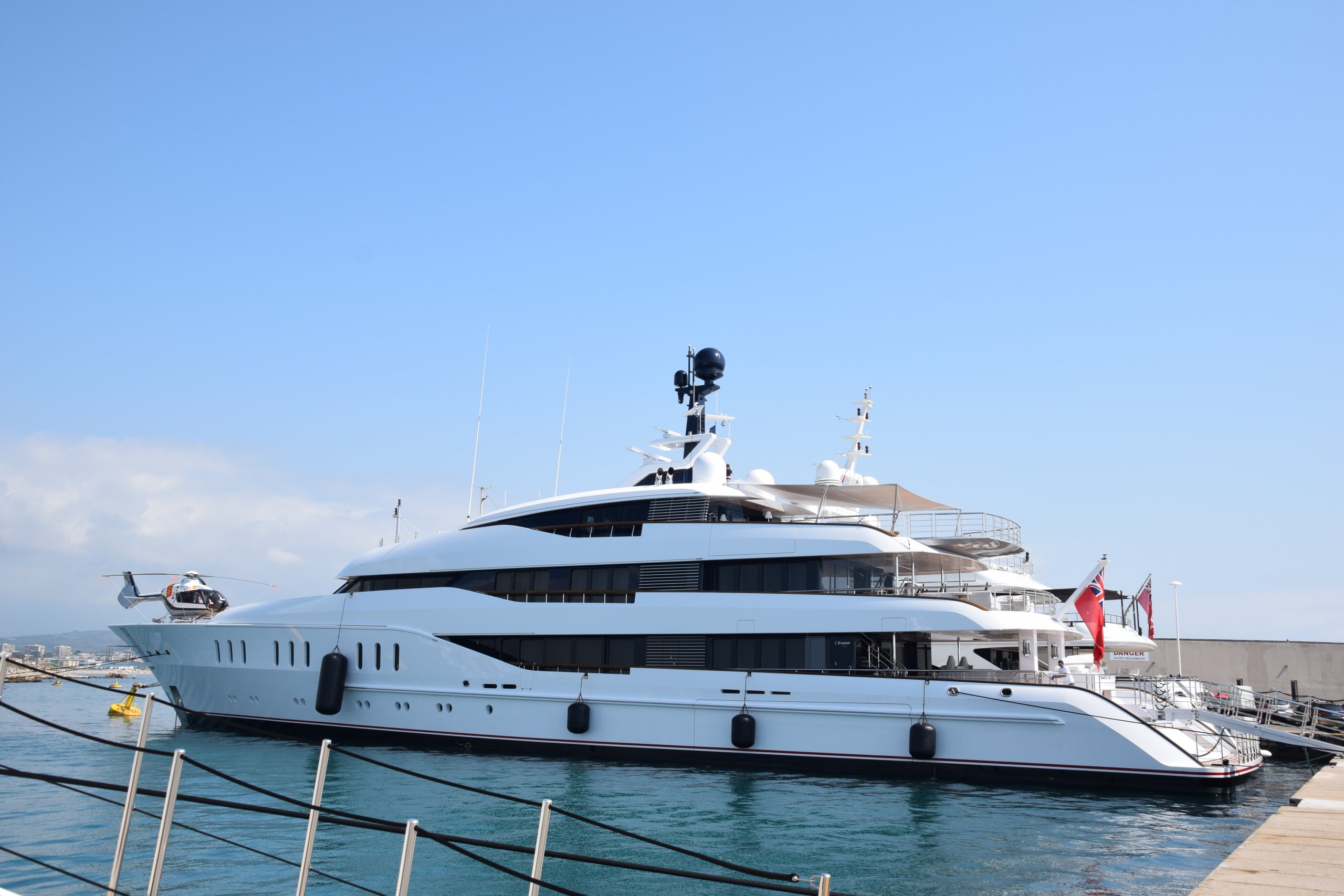 HAMPSHIRE Yacht • Feadship • 2016 • 66m • Propriétaire Andrew Currie