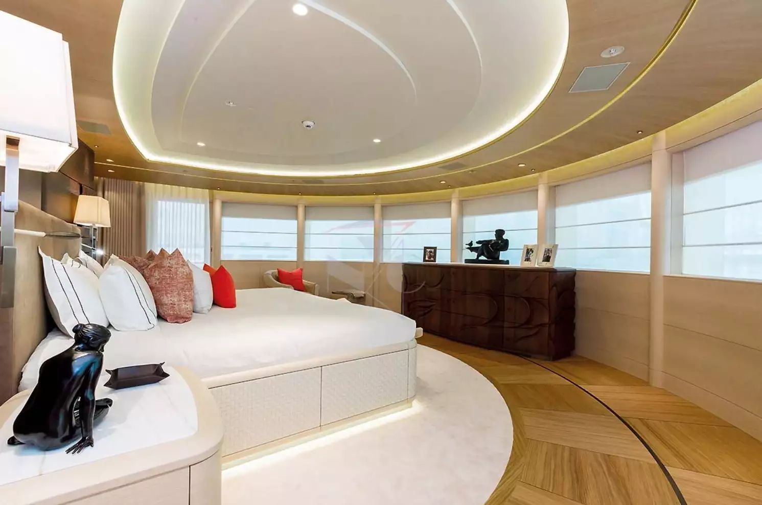 yacht Here Comes The Sun interior