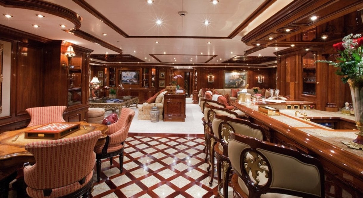 yacht Horizons interior