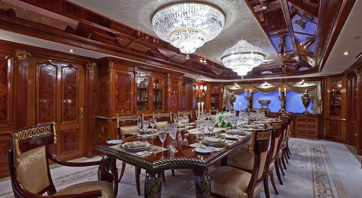 Interno dell'yacht Lurssen HORIZONS III