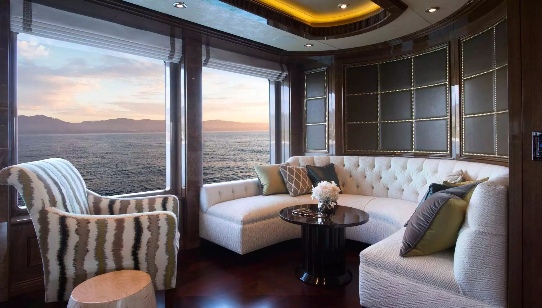 Delta Marine Yacht INVICTUS interior