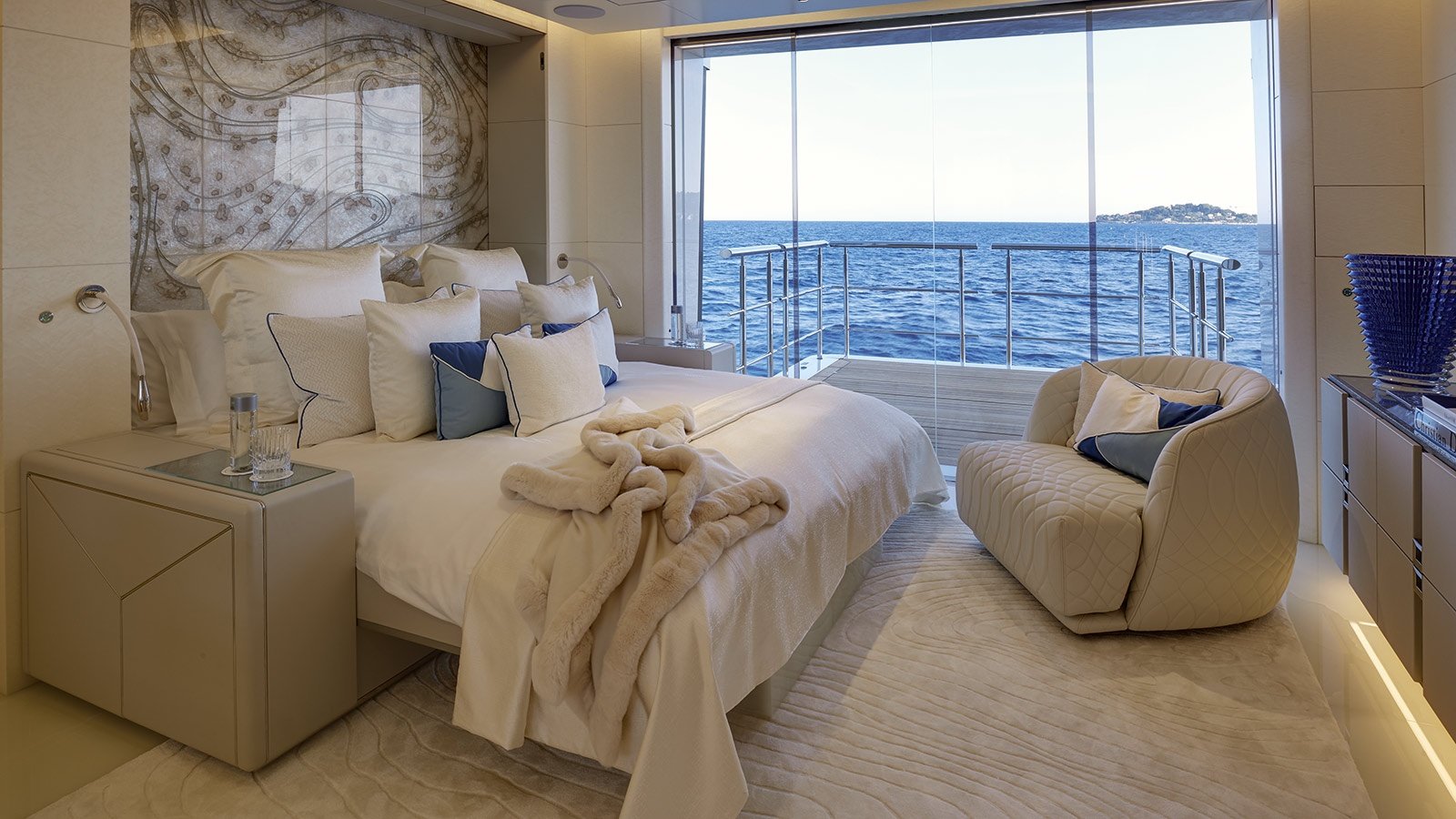 yacht Lady S interior