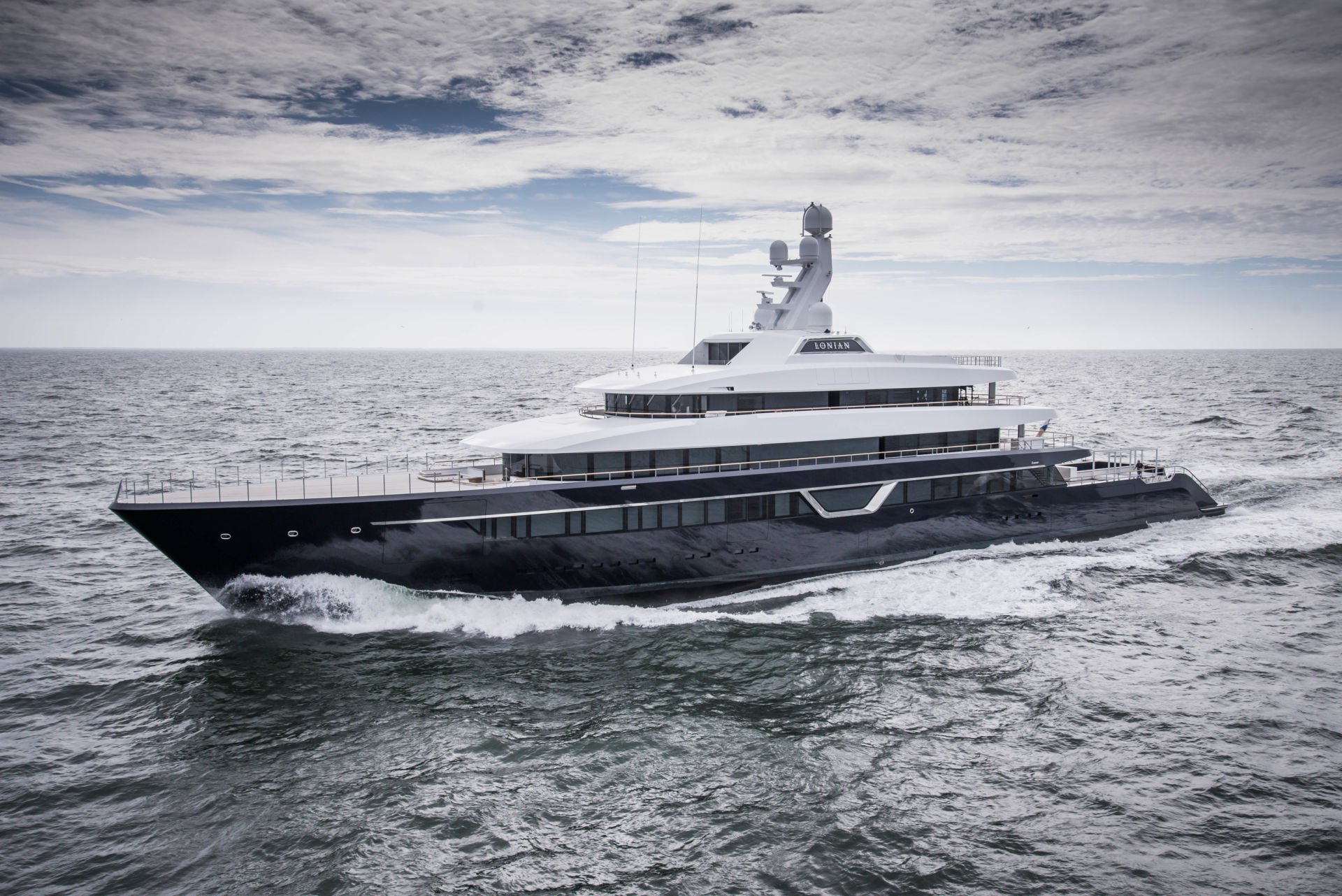 LONIAN Yacht • Feadship • 2018 • Propriétaire Lorenzo Fertitta