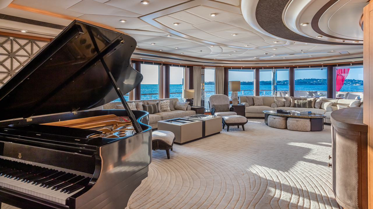 yacht Oasis interior