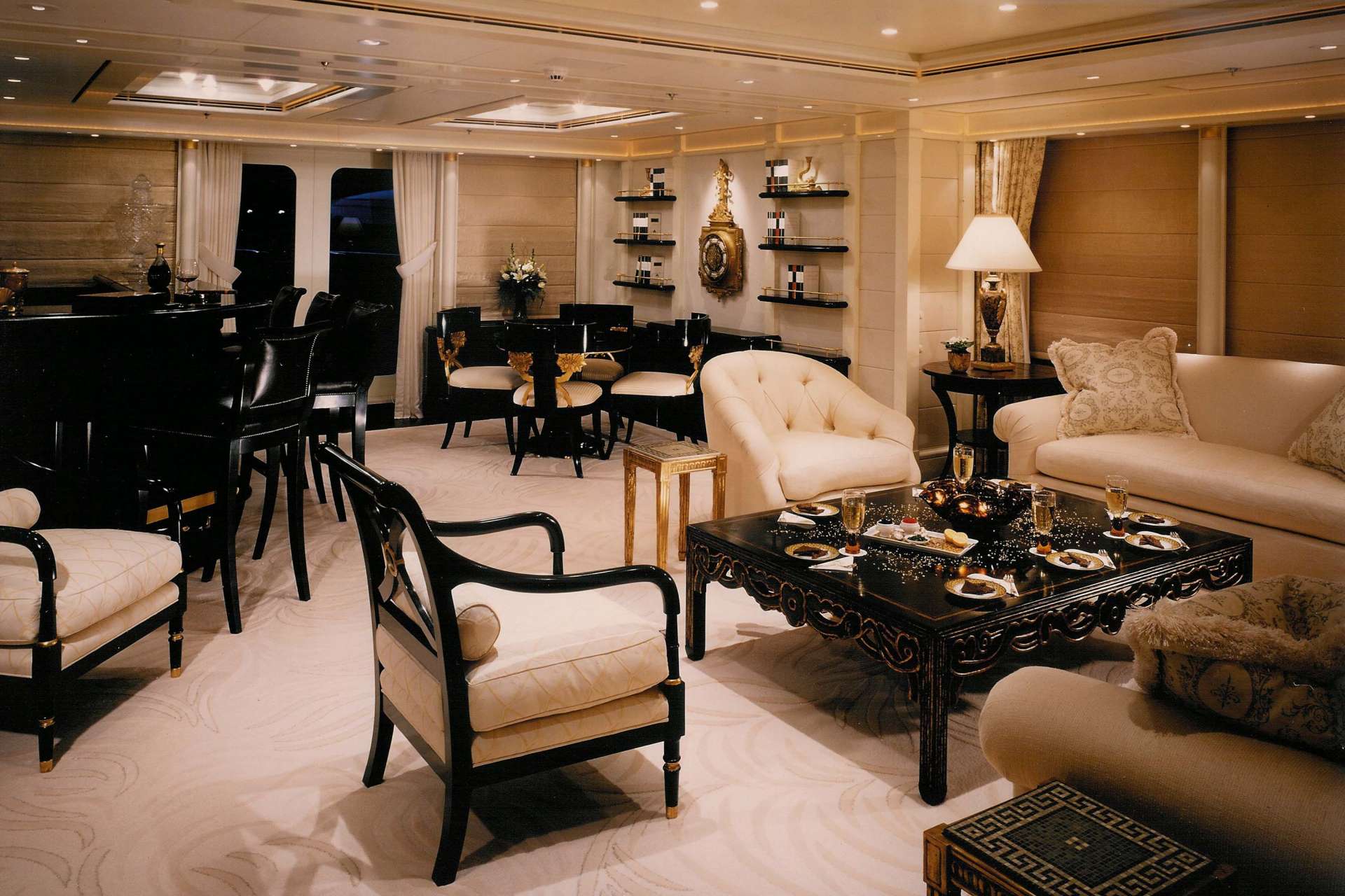 Interior del yate Feadship Ostar