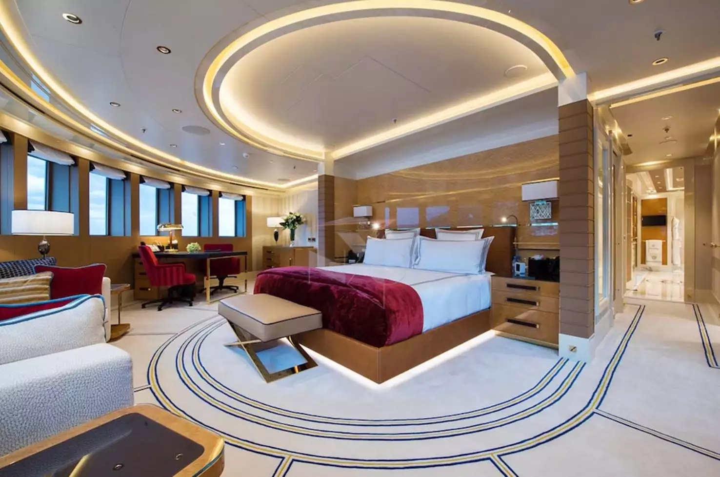 yacht Queen Miri interior