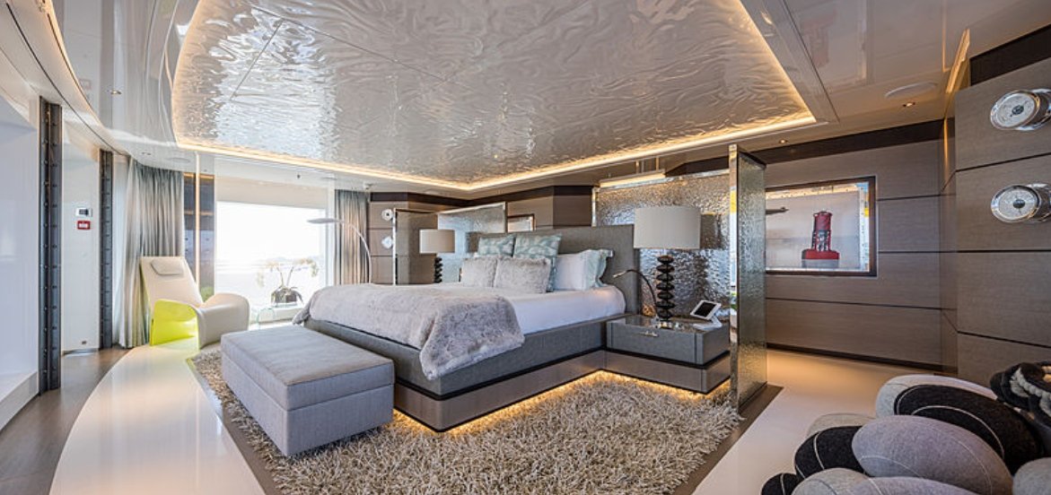 yacht Scout interior